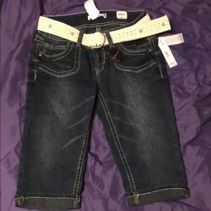 Belted capris, curvy fit, never worn